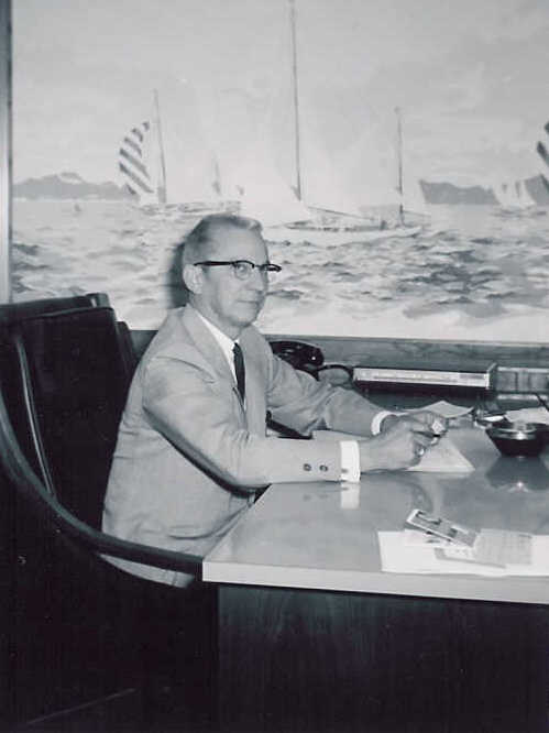 AlDorrExecutive.jpg (31228 bytes)